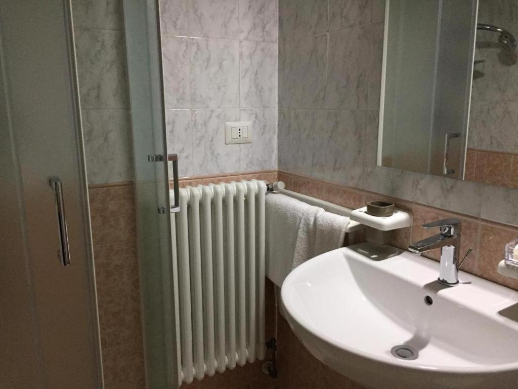 Ded 2 Only Sleep Bagno Privato Apartment Parma Exterior photo